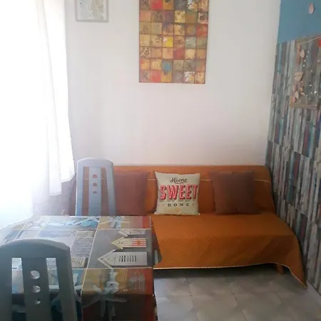 Casa Eric Almedina * Almeria